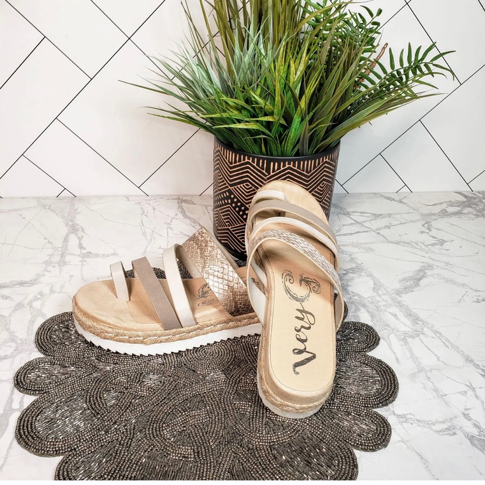 Very G Groove Platform Sandals size 6.5